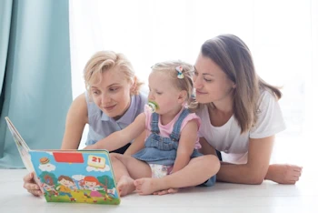 子供を育てる同性カップル（女性）